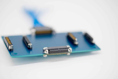 Nicomatic 微型電氣連接器與電纜解決方案